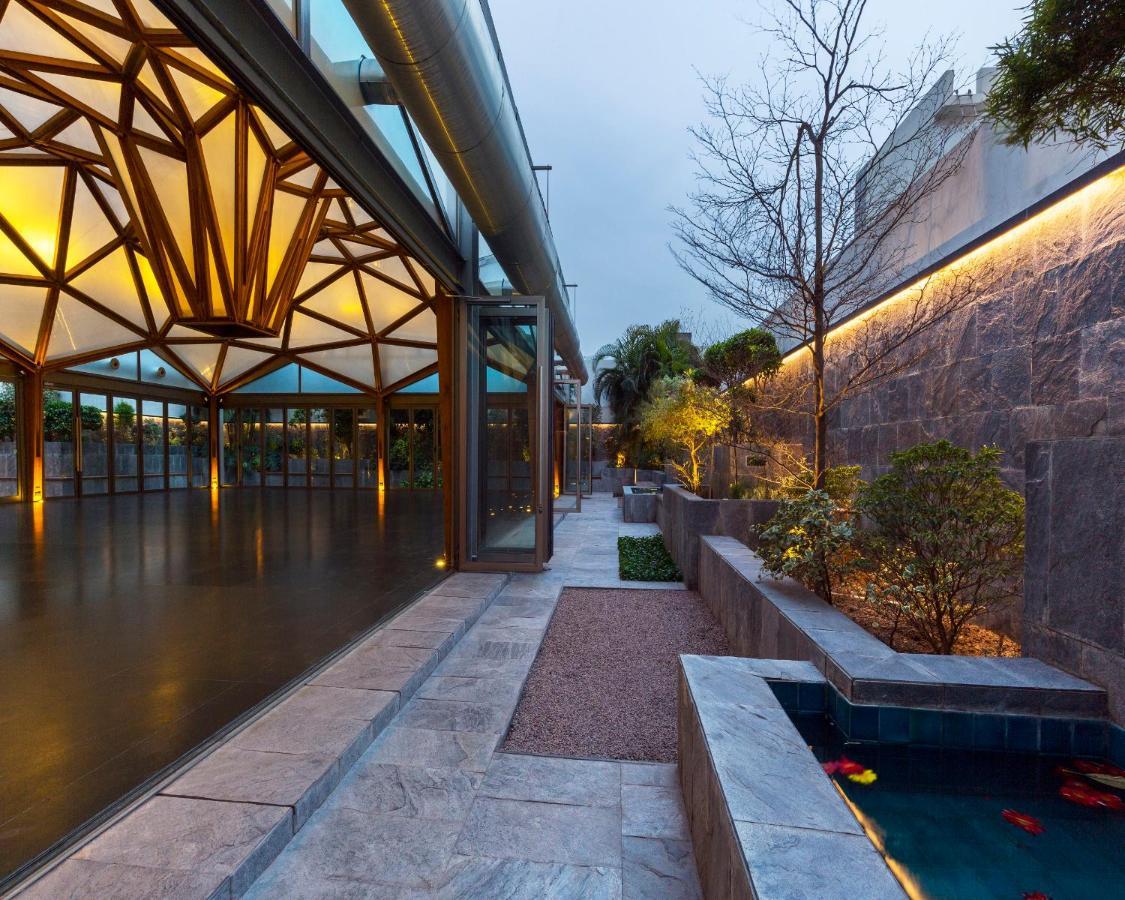 Hotel Crystal Palace Meerut Exterior foto