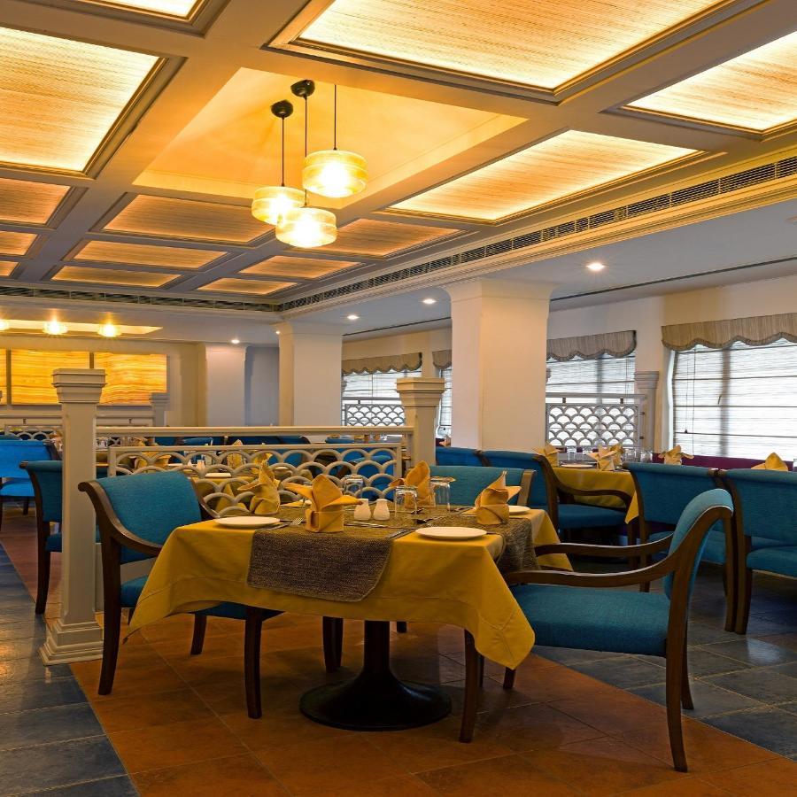 Hotel Crystal Palace Meerut Exterior foto