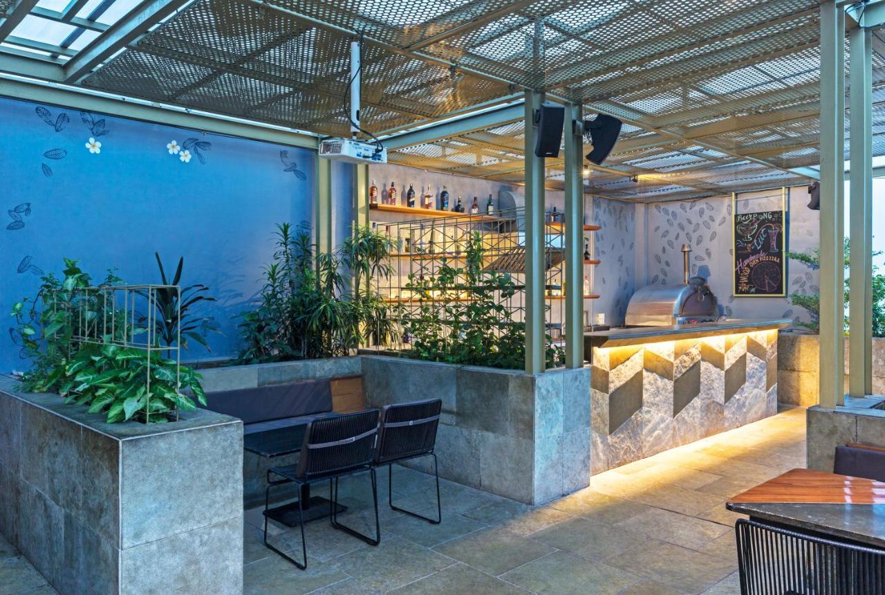 Hotel Crystal Palace Meerut Exterior foto
