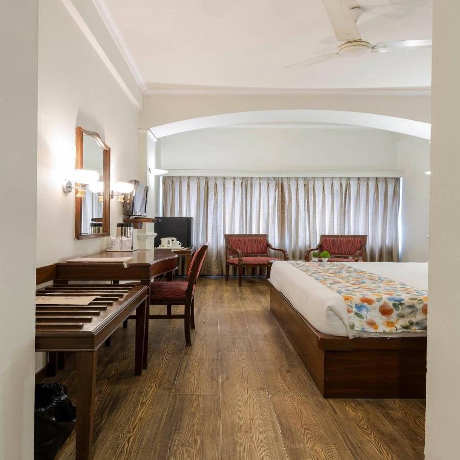 Hotel Crystal Palace Meerut Exterior foto