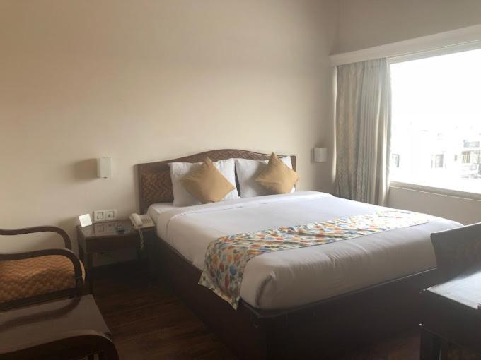 Hotel Crystal Palace Meerut Exterior foto