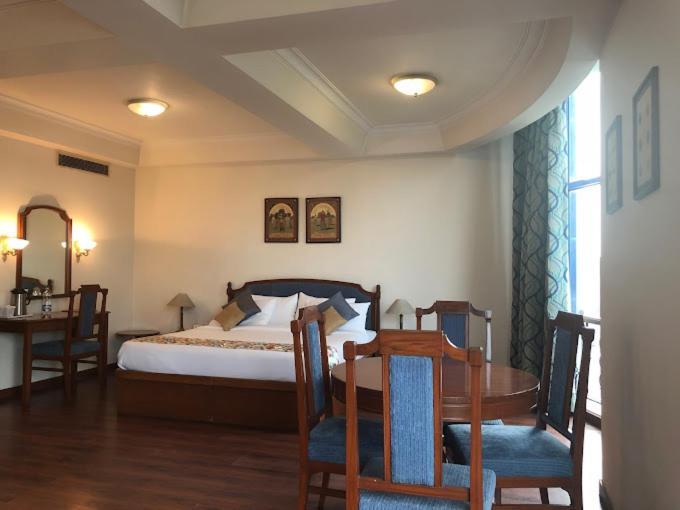 Hotel Crystal Palace Meerut Exterior foto